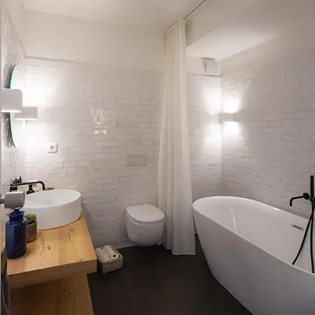 Design In Liberdade - 2 Bedroom Apartment, Marques Pombal *