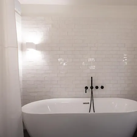 Center - Avenida Da Liberdade - 2 Bedrooms * Lisbon