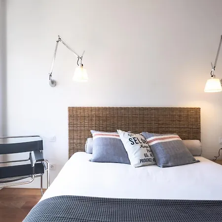 Avenida Da Liberdade - Center - 2 Bedrooms Apartment *